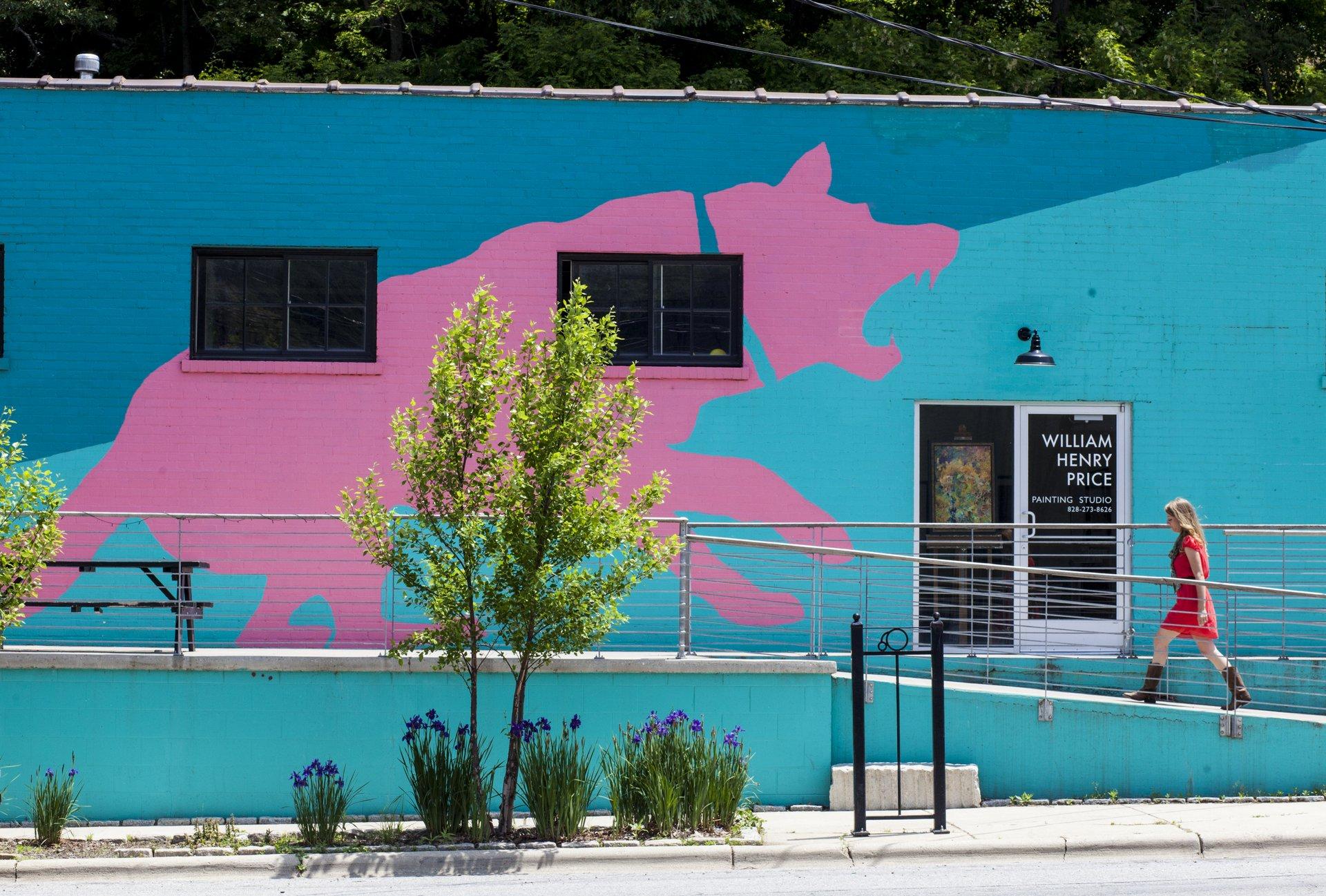 Pink Dog Creative in the River Arts District / Photo: Art Meripol